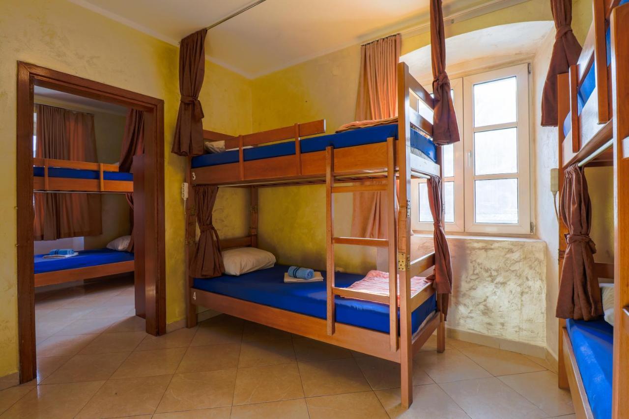 Montenegro Hostel 4U โกตอร์ ภายนอก รูปภาพ